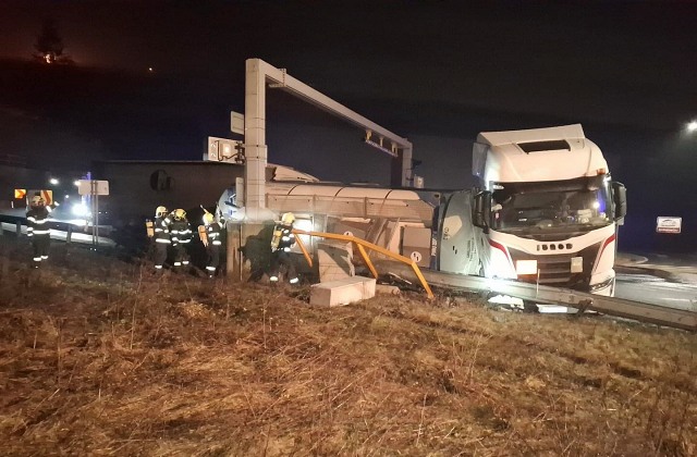 nehoda cisterna2 189890.jpg