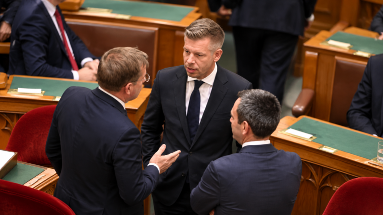Debata v parlamentnej sale
