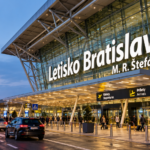 Letisko Bratislava za sumraku