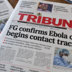 Noviny s titulkom o ebole v Nigerii