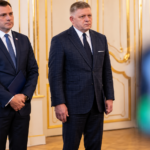 Oficialne portrety v zlatom palaci