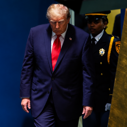Trump v tienistom sprievode